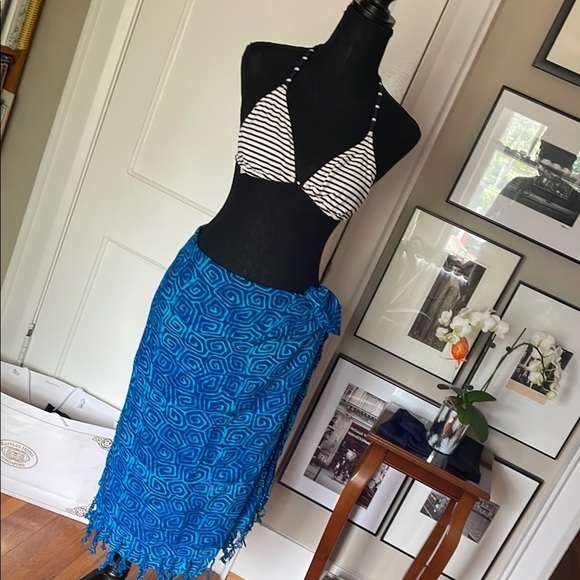 🌞🕶️👙J. Crew White and Blue Striped Bikini Top in Size S🌞🕶️👙 - Picture 2 of 8